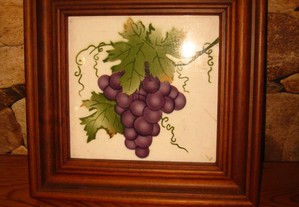 Antigo azulejo de taberna arte nova uvas 1900s