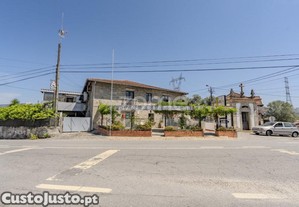 Moradia Com Restaurante E Alojamento Local -...