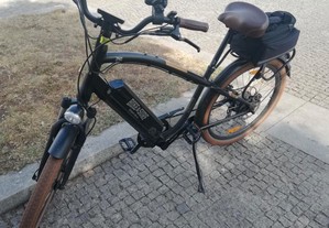 Bicicleta eléctrica marca NCM