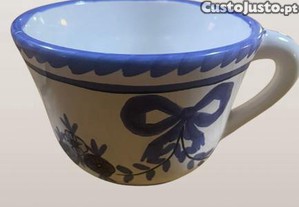 Ch�vena de cer�mica artesanal portuguesa pintada � m�o