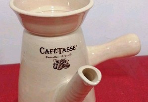 Bule antigo de café em loiça do Café - Tasse