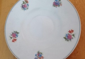 Pires de chávena de chá em porcelana Vista Alegre, floral