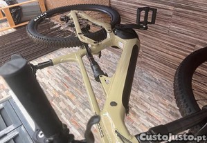 Bicicleta eltrica Cannondale com documentos POUCO USO