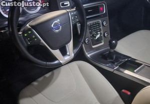Volvo V60 D3 Momentum - 11