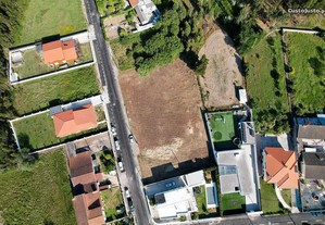 Terreno em Aveiro de 738,00 m²