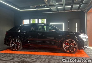 Audi Q8 RS - 20