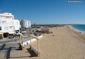 apartamento junt praia 40/50metro distancia praia Armaçao pera Algarve