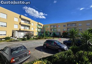 T2 Com Lugar De Garagem E Arrumos - Jovim