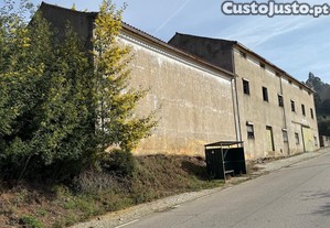 Armazm com 1127 m2, para em Alcongosta, Fundo