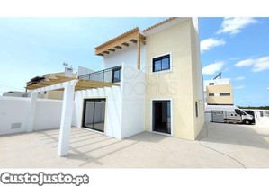 Moradia Nova T3+1 Com Piscina Privada - Vila...