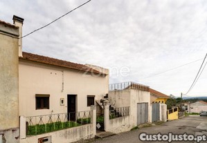Moradia Com Anexos, Terreno E Poço - Carvalhal...