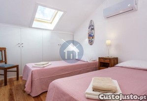 Moradia T3 Com Piscina, Logradouro E...