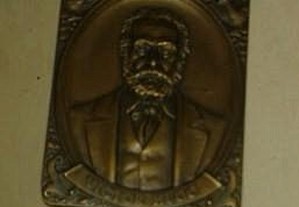 Medalha Victor Hugo, Bronze. Por Cabral Antunes.