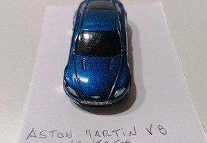 Aston Martin V8 Vantage da Hot Weels