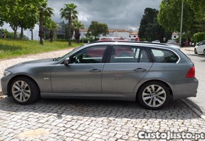 BMW 318 318d Touring - 12