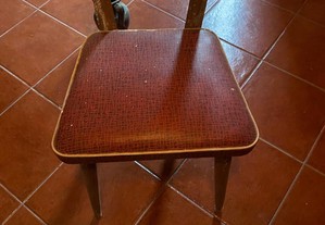 cadeira antiga de madeira