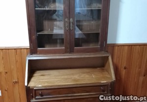 Escrivaninha em madeira