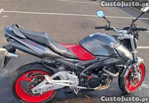 Suzuki GSR - 08