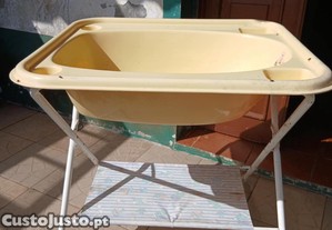 Banheira com suporte