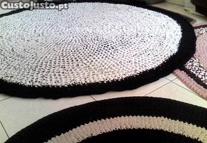 Carpetes em crochet originais feitas  mo (handmade)