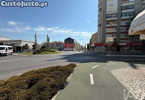 Terreno em Alto do Seixalinho, Santo André e Verderena de 1575,00 m²