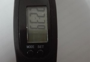 Relógio pedómetro e conta calorias