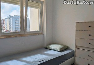 Double Shared Room - Quarto Duplo Compartilhado Praa Gil Vicente Cacilhas Almada