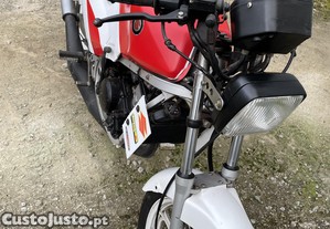 Suzuki RGV  Excelente Estado para Projeto