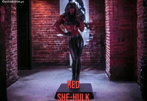 Figura inspirada em Red She-Hulk da Marvel