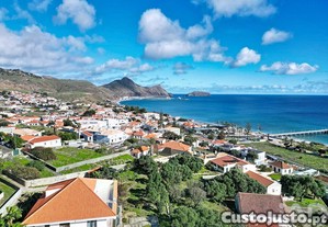Terreno T5 em Porto Santo de 4766,00 m²