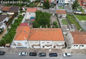 Terreno com 3 Moradias | Potencial Para Prédio de Alta Rentabilidade