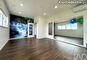 Loja / Estabelecimento Comercial em Meirinhas de 146,00 m²