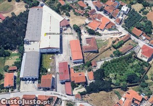 Loja / Estabelecimento Comercial em Juncal de 2024,00 m²