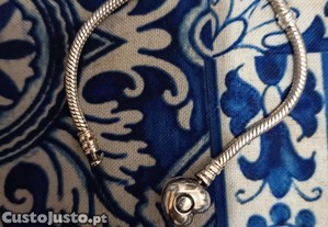 Pulseira Pandora nova