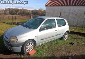 Renault Clio 1.9d ( para pe�as)