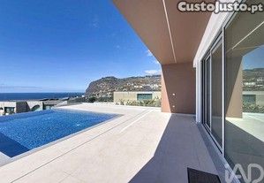 Casa / Villa T3 em São Martinho