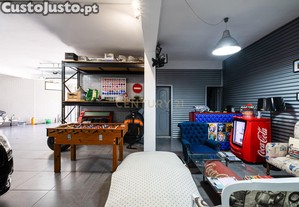 Arrecadao renovada em Gondomar com 328m