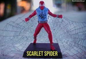 Figura inspirada em Scarlet Spider da Marvel