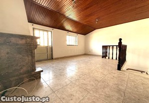 Moradia isolada na Aroeira com terreno de 600mt