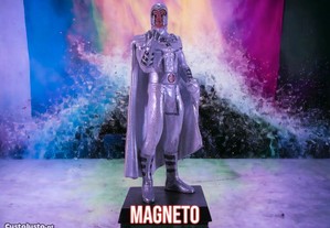 Figura inspirada em Magneto da Marvel