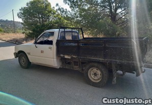 Isuzu  Bedford Isuzu caixa aberta Motor bom