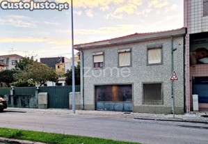 Moradia Reabilitar / Terreno Construção Altura