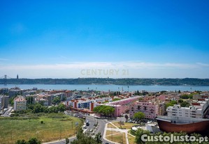 Luxuoso Apartamento T4 com Vista panormica para o rio e muita privacidade