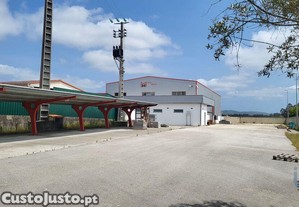 Loja / Estabelecimento Comercial em Calvaria de Ci