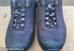 Par de sapatas pretas rockland semi novas 45 euros