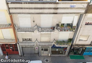 Loja E Armazém Na Rua Conselheiro Lobato, Braga