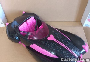 Carro genuíno da boneca Draculaura