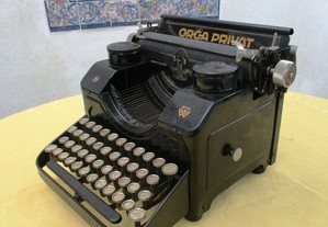 Maquina de escrever Vintage Século XX - muito antiga