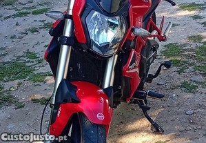 Benelli bn 125 com 19 mil e tal kilometros completamente nova