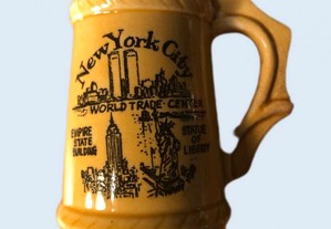 Saleiro raro Cerveja NY anos 70 em porcelana com texto alusivo à cerveja